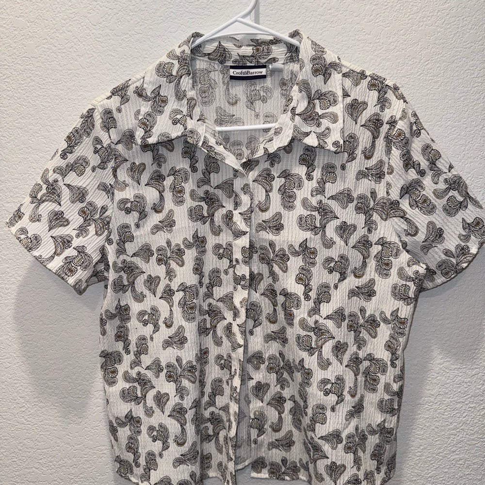 Croft & Barrow Women's White and Black Patterned Button Down Shirt
